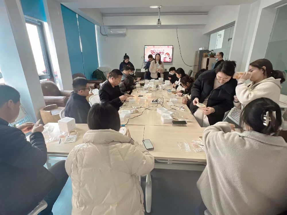 情暖“三八”節(jié) 感恩求奮進